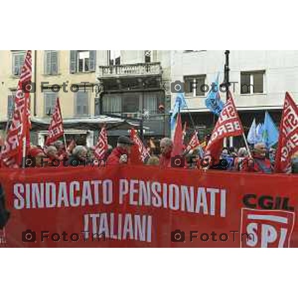 Tiziano Manzoni/LaPresse 29-11- 2024 Bergamo, Italia CronacaBergamo Sciopero generale 29 novembre, si fermano i lavoratori di tutti i settori.