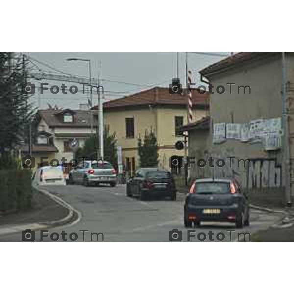 Tiziano Manzoni/LaPresse 29-11-2024 Bergamo, Italia Cronaca Bergamo cantiere Treno per Orio al Serio e passaggio livello boccaleone con striscioni contro il treno