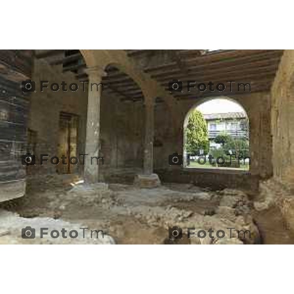 Tiziano Manzoni/LaPresse 4-12- 2024 Bergamo, Italia Cronaca Nera Treviglio Bg Museo archeologico cantiere ex chiesa con sovraintendenza Rinaldi e Juri Imeri sindaco