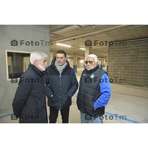 Tiziano Manzoni/LaPresse 6-12- 2024 Bergamo, Italia Cronaca taglio del nastro del nuovo Parcheggio interrato di piazzale Goisis – Curva Sud. Andrea Fabris, Direttore Generale Corporate Atalanta BC Liliana Donato, Direttore Generale ATB Mobilità Marco Berlanda, Assessore alle politiche della mobilità del Comune di Bergamo