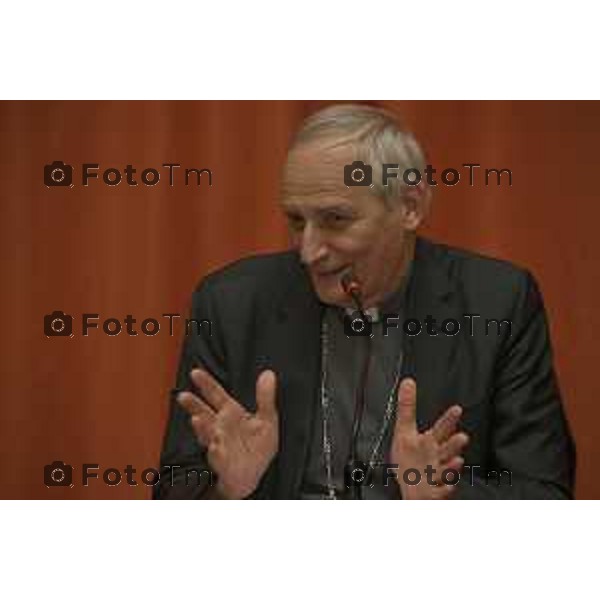 Tiziano Manzoni/LaPresse 14-12- 2024 Bergamo, Italia Cronaca Bergamo cardinale Matteo Maria Zuppi, presidente della Conferenza Episcopale Italiana alla chiesa Santa lucia don Giambattista Boffi