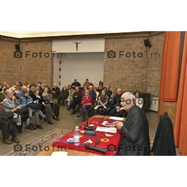 Tiziano Manzoni/LaPresse 14-12- 2024 Bergamo, Italia Cronaca Bergamo cardinale Matteo Maria Zuppi, presidente della Conferenza Episcopale Italiana alla chiesa Santa lucia don Giambattista Boffi