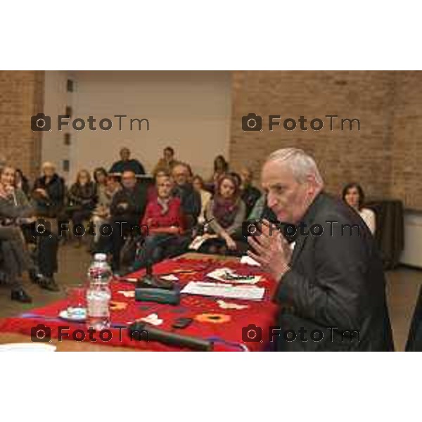 Tiziano Manzoni/LaPresse 14-12- 2024 Bergamo, Italia Cronaca Bergamo cardinale Matteo Maria Zuppi, presidente della Conferenza Episcopale Italiana alla chiesa Santa lucia don Giambattista Boffi