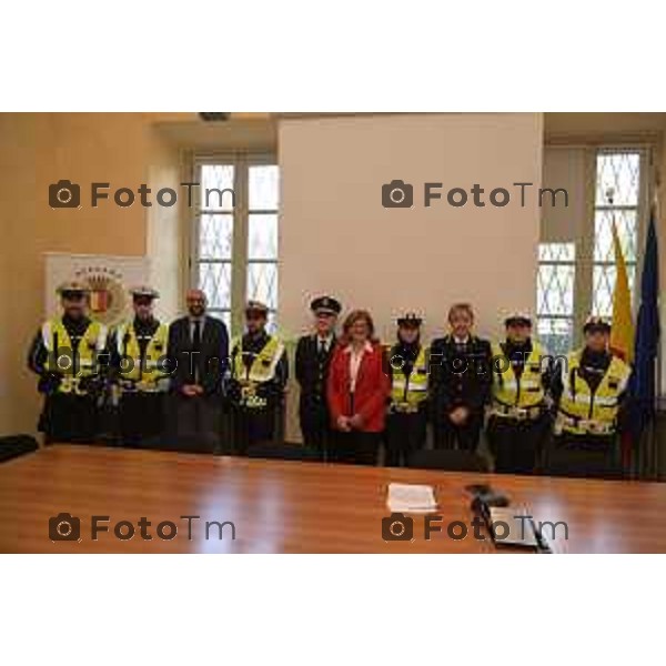 Tiziano Manzoni/LaPresse 24-1- 2025 Italia Cronaca presentazione del nucleo polizia di prossimità appiedato la Sindaca Elena Carnevali, l’assessore alla Sicurezza Giacomo Angeloni con la comandante della Polizia Locale Monica Porta.