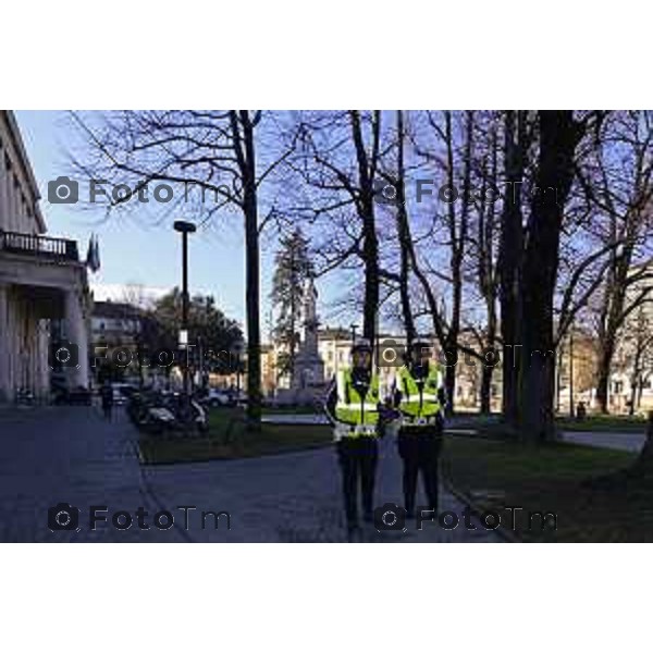 Tiziano Manzoni/LaPresse 24-1- 2025 Italia Cronaca presentazione del nucleo polizia di prossimità appiedato la Sindaca Elena Carnevali, l’assessore alla Sicurezza Giacomo Angeloni con la comandante della Polizia Locale Monica Porta.