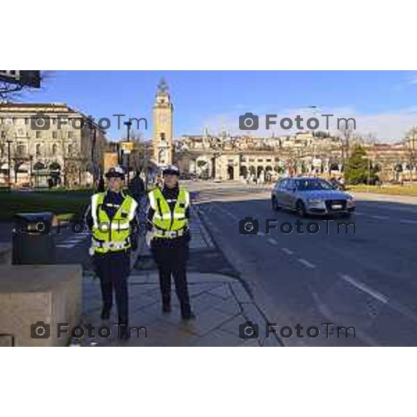 Tiziano Manzoni/LaPresse 24-1- 2025 Italia Cronaca presentazione del nucleo polizia di prossimità appiedato la Sindaca Elena Carnevali, l’assessore alla Sicurezza Giacomo Angeloni con la comandante della Polizia Locale Monica Porta.