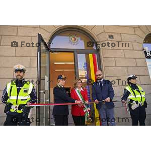 Tiziano Manzoni/LaPresse 24-1- 2025 Italia Cronaca presentazione del nucleo polizia di prossimità appiedato la Sindaca Elena Carnevali, l’assessore alla Sicurezza Giacomo Angeloni con la comandante della Polizia Locale Monica Porta.