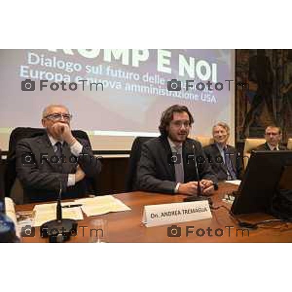 Tiziano Manzoni/LaPresse 25-1- 2025 Italia Cronaca Bergamo convegno Trump e noi – Dialogo sul futuro delle relazioni tra Europa e nuova amministrazione USA On. Tommaso Foti Ministro Sen. Giulio Maria Terzi di Sant\'Agata Presidente della IV Commissione permanente Alessandro Azzoni Vice Direttore Generale degli Affari Politici Emanuele Farruggia Consulente per gli Affari Internazionali Beniamino Irdi Senior Fellow presso lo Scowcroft Cente Fabrizio Luciolli Presidente del Comitato Atlantico Italiano Sen. Gianni Vernetti Simone Zuccarelli Direttore del Programma Transatlantico presso il Comitato Atlantico Italiano,