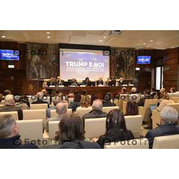 Tiziano Manzoni/LaPresse 25-1- 2025 Italia Cronaca Bergamo convegno Trump e noi – Dialogo sul futuro delle relazioni tra Europa e nuova amministrazione USA On. Tommaso Foti Ministro Sen. Giulio Maria Terzi di Sant\'Agata Presidente della IV Commissione permanente Alessandro Azzoni Vice Direttore Generale degli Affari Politici Emanuele Farruggia Consulente per gli Affari Internazionali Beniamino Irdi Senior Fellow presso lo Scowcroft Cente Fabrizio Luciolli Presidente del Comitato Atlantico Italiano Sen. Gianni Vernetti Simone Zuccarelli Direttore del Programma Transatlantico presso il Comitato Atlantico Italiano,