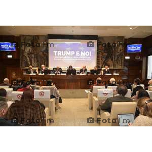 Tiziano Manzoni/LaPresse 25-1- 2025 Italia Cronaca Bergamo convegno Trump e noi – Dialogo sul futuro delle relazioni tra Europa e nuova amministrazione USA On. Tommaso Foti Ministro Sen. Giulio Maria Terzi di Sant\'Agata Presidente della IV Commissione permanente Alessandro Azzoni Vice Direttore Generale degli Affari Politici Emanuele Farruggia Consulente per gli Affari Internazionali Beniamino Irdi Senior Fellow presso lo Scowcroft Cente Fabrizio Luciolli Presidente del Comitato Atlantico Italiano Sen. Gianni Vernetti Simone Zuccarelli Direttore del Programma Transatlantico presso il Comitato Atlantico Italiano,