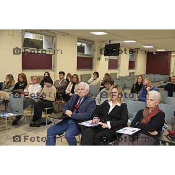 Tiziano Manzoni/LaPresse 28-1- 2025 Italia Cronaca Progetto Itaca Bergamo e ASST Papa Giovanni XXIII progetto di Prevenzione nelle Scuole per la promozione della Salute Mentale Prof.ssa Simonetta Marafante, dirigente Liceo Lussana Pietro Calvi, presidente Progetto Itaca Bergamo Felicia Giagnotti, presidente Fondazione Progetto Itaca Dott.ssa Emi Bondi, Direttore del Dipartimento di Salute Mentale e delle Dipendenze dell’ASST Papa Giovanni XXIII Cristina Migliorero, responsabile nazionale del progetto Prevenzione nelle Scuole di Progetto Itaca Giovanna Felli, responsabile del Progetto Prevenzione nelle Scuole di Progetto Itaca Bergamo