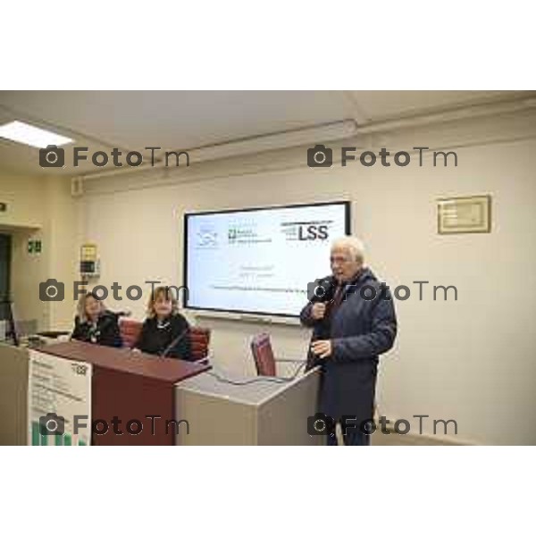 Tiziano Manzoni/LaPresse 28-1- 2025 Italia Cronaca Progetto Itaca Bergamo e ASST Papa Giovanni XXIII progetto di Prevenzione nelle Scuole per la promozione della Salute Mentale Prof.ssa Simonetta Marafante, dirigente Liceo Lussana Pietro Calvi, presidente Progetto Itaca Bergamo Felicia Giagnotti, presidente Fondazione Progetto Itaca Dott.ssa Emi Bondi, Direttore del Dipartimento di Salute Mentale e delle Dipendenze dell’ASST Papa Giovanni XXIII Cristina Migliorero, responsabile nazionale del progetto Prevenzione nelle Scuole di Progetto Itaca Giovanna Felli, responsabile del Progetto Prevenzione nelle Scuole di Progetto Itaca Bergamo