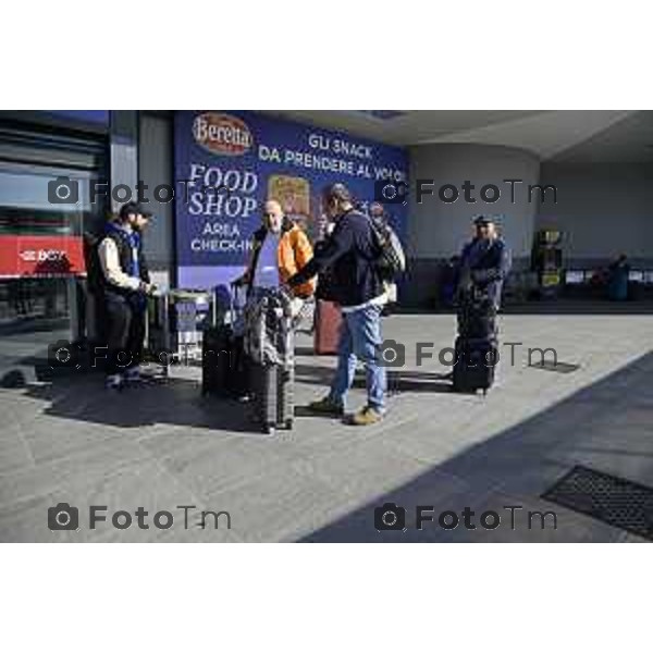 Tiziano Manzoni/LaPresse 05-2- 2025 Italia Cronaca o SACBO, “Bergamo e il suo aeroporto: i progetti per volare nel futuro”, in occasione dell’evento nazionale AIRPORT DAY promosso da Assaeroporti. Bergamo, Elena Carnevali, del vicepresidente della Provincia di Bergamo, Umberto Valois, e l’intervento introduttivo del presidente di SACBO, Giovanni Sanga.