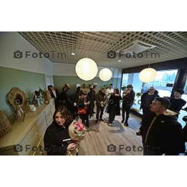 Tiziano Manzoni/LaPresse 8-2- 2025 Italia Cronaca Bergamo ’inaugurazione asilo nido «Oltre le Stelle»,Piazza del Sagittario, Davide Chiodini, General Manager ChorusLife Simona Rossi, titolare asilo nido «Oltre le Stelle» Choruis Life Giovanna Terzi Bosatelli, moglie di Domenico