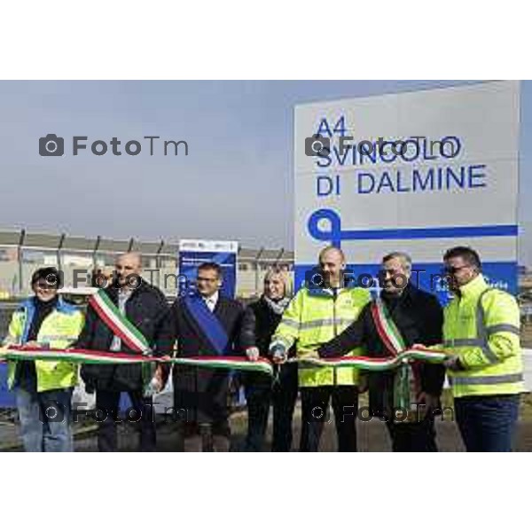 Tiziano Manzoni/LaPresse 21-2- 2025 Italia Cronaca Bergamo l’Assessore Regionale alle Infrastrutture e Opere Pubbliche Claudia Terzi, il Sindaco di Dalmine Francesco Bramani, e i rappresentanti di Autostrade per l’Italia, tra cui il Direttore Ingegneria e Realizzazione, Luca Fontana. Tangorra Simone.