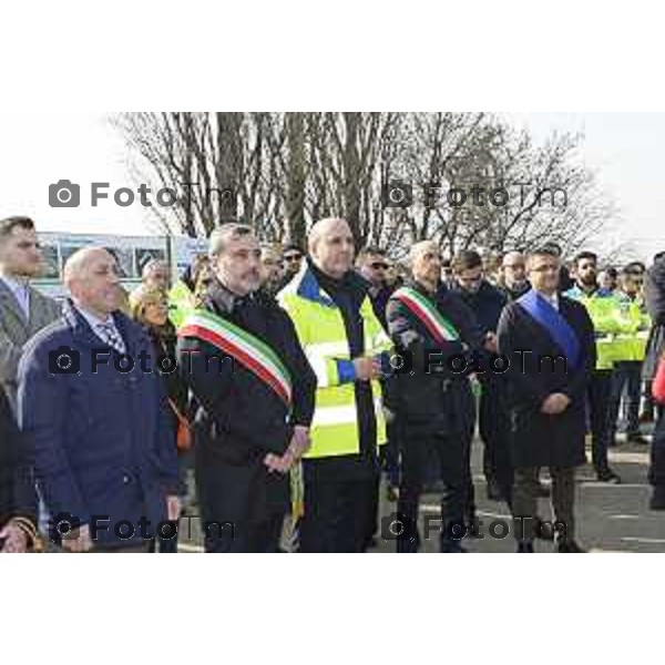 Tiziano Manzoni/LaPresse 21-2- 2025 Italia Cronaca Bergamo l’Assessore Regionale alle Infrastrutture e Opere Pubbliche Claudia Terzi, il Sindaco di Dalmine Francesco Bramani, e i rappresentanti di Autostrade per l’Italia, tra cui il Direttore Ingegneria e Realizzazione, Luca Fontana. Tangorra Simone.