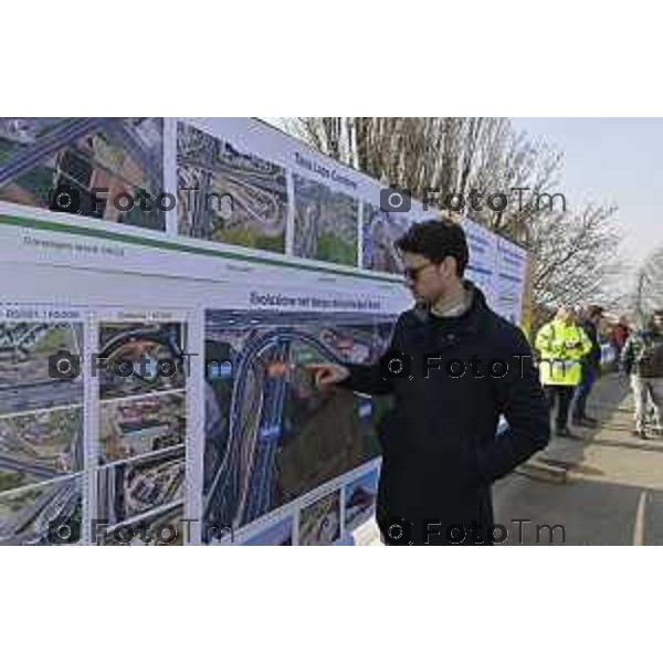 Tiziano Manzoni/LaPresse 21-2- 2025 Italia Cronaca Bergamo l’Assessore Regionale alle Infrastrutture e Opere Pubbliche Claudia Terzi, il Sindaco di Dalmine Francesco Bramani, e i rappresentanti di Autostrade per l’Italia, tra cui il Direttore Ingegneria e Realizzazione, Luca Fontana. Tangorra Simone.