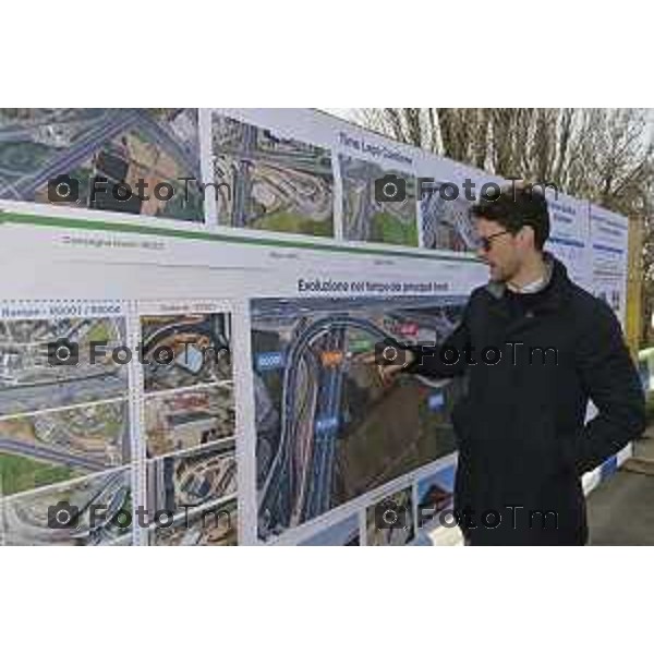 Tiziano Manzoni/LaPresse 21-2- 2025 Italia Cronaca Bergamo l’Assessore Regionale alle Infrastrutture e Opere Pubbliche Claudia Terzi, il Sindaco di Dalmine Francesco Bramani, e i rappresentanti di Autostrade per l’Italia, tra cui il Direttore Ingegneria e Realizzazione, Luca Fontana. Tangorra Simone.