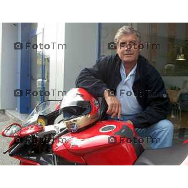 Tiziano Manzoni/LaPresse 28/09/2002 Italia Cronaca Bergamo Presentazione MV AGUSTA F4 1000 AGO Modello dedicato al pilota Giacomo Agostini dopo 15 titoli del mondo, 10 Tourist Trophy e oltre 250 gran premia