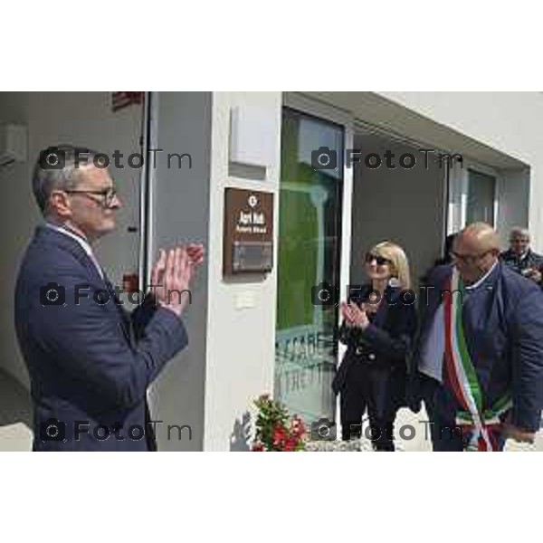 Tiziano Manzoni/LaPresse 04-3- 2025 Italia Cronaca Bergamo Cerimonia di intitolazione dell\'Agri Hub di Spirano a Roberto Maroni Bergamo Enza Maroni
