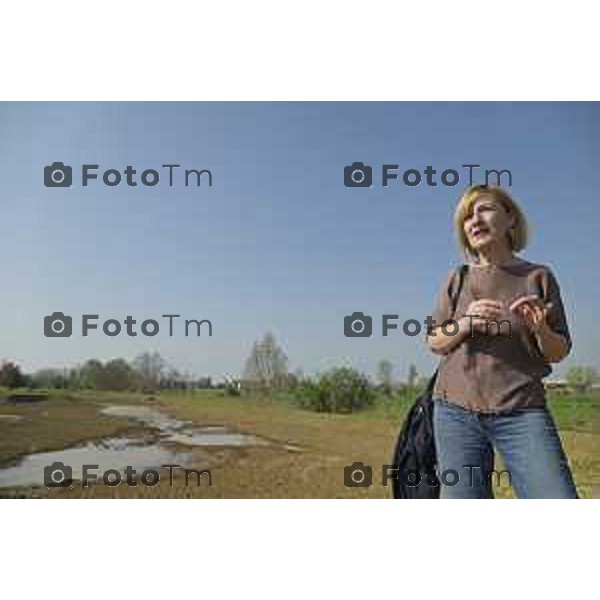 Tiziano Manzoni/LaPresse 5-4- 2025 Italia Cronaca Bergamo l\'avvio dell’apertura della roggia Morlana per il riempimento dell\'area umida di Grumello al Piano.con l\'assessore Oriana Ruzzini, il biologo Alessandro Mazzoleni consulente studio Gerundo con il progettista Paolo Pelliccioli e l\'impresa Bargiggia che ha realizzato il lavoro.