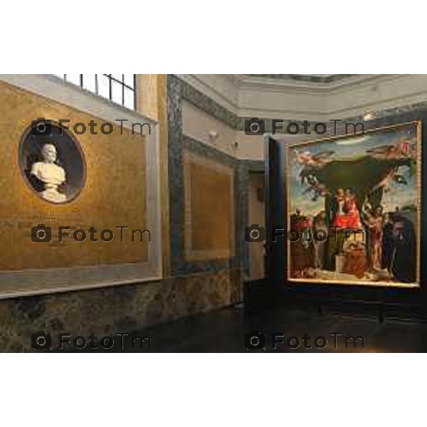 Tiziano Manzoni/LaPresse 10-4- 2025 Italia Cronaca Bergamo Accademia Carrara, DENTRO LORENZO LOTTO la pala di San Bernardino, la fotografia di Axel Hütte