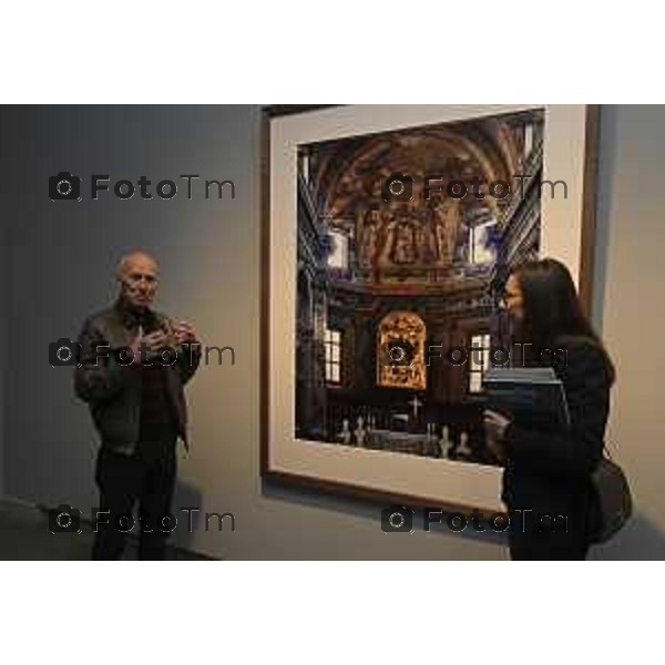 Tiziano Manzoni/LaPresse 10-4- 2025 Italia Cronaca Bergamo Accademia Carrara, DENTRO LORENZO LOTTO la pala di San Bernardino, la fotografia di Axel Hütte nella foo Axel Hütte Maria Luisa Pacelli