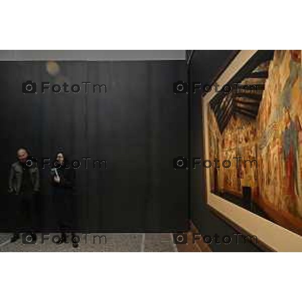 Tiziano Manzoni/LaPresse 10-4- 2025 Italia Cronaca Bergamo Accademia Carrara, DENTRO LORENZO LOTTO la pala di San Bernardino, la fotografia di Axel Hütte