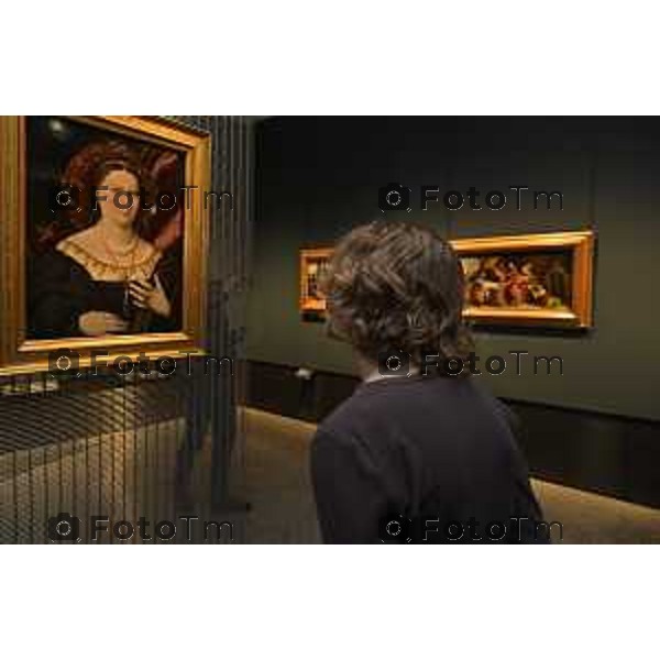 Tiziano Manzoni/LaPresse 10-4- 2025 Italia Cronaca Bergamo Accademia Carrara, DENTRO LORENZO LOTTO la pala di San Bernardino, la fotografia di Axel Hütte