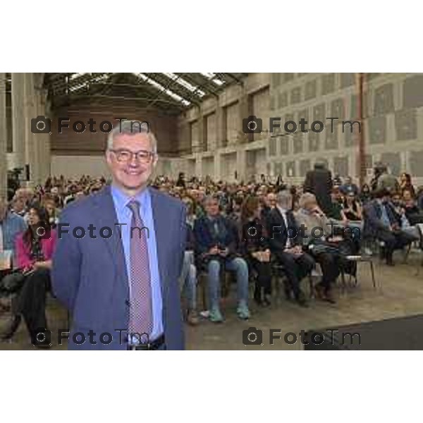 Tiziano Manzoni/LaPresse 12-4- 2025 Italia Cronaca Bergamo Bergamo Gres Art 671 Fiera dei Librai. Il dialogo con il professore Alessandro Barbero e dal bergamasco Oliviero Bergamini, storico e giornalista, corrispondente Rai dagli Stati Uniti.