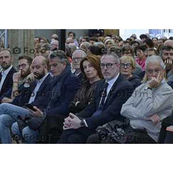 Tiziano Manzoni/LaPresse 12-4- 2025 Italia Cronaca Bergamo Bergamo Gres Art 671 Fiera dei Librai. Il dialogo con il professore Alessandro Barbero e dal bergamasco Oliviero Bergamini, storico e giornalista, corrispondente Rai dagli Stati Uniti.
