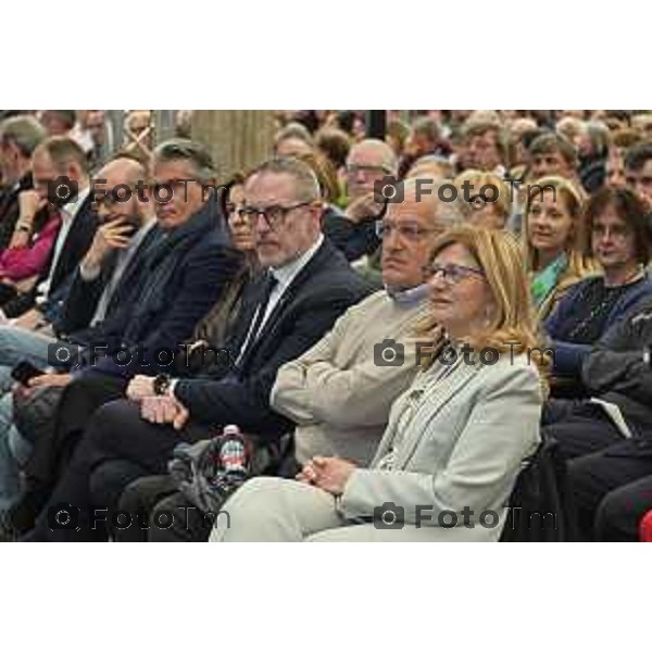 Tiziano Manzoni/LaPresse 12-4- 2025 Italia Cronaca Bergamo Bergamo Gres Art 671 Fiera dei Librai. Il dialogo con il professore Alessandro Barbero e dal bergamasco Oliviero Bergamini, storico e giornalista, corrispondente Rai dagli Stati Uniti.