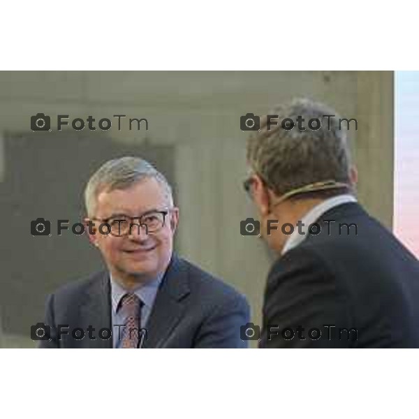 Tiziano Manzoni/LaPresse 12-4- 2025 Italia Cronaca Bergamo Bergamo Gres Art 671 Fiera dei Librai. Il dialogo con il professore Alessandro Barbero e dal bergamasco Oliviero Bergamini, storico e giornalista, corrispondente Rai dagli Stati Uniti.