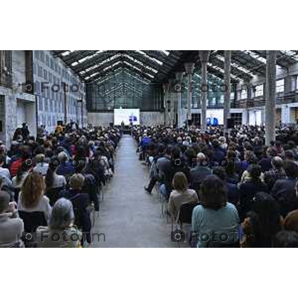 Tiziano Manzoni/LaPresse 12-4- 2025 Italia Cronaca Bergamo Bergamo Gres Art 671 Fiera dei Librai. Il dialogo con il professore Alessandro Barbero e dal bergamasco Oliviero Bergamini, storico e giornalista, corrispondente Rai dagli Stati Uniti.