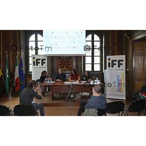 Cronaca Bergamo Presentazione concorso cinematografico internazionale per il cortometraggio dedicato a inclusione identita e intercultura Daphne Di Cinto Daniela Meridda Sergio Gandi