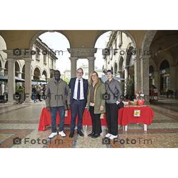Tiziano Manzoni/LaPresse 19-4- 2025 Italia Cronaca Bergamo Bergamo ’inaugurazione della 66° Fiera dei Librai Bergamo