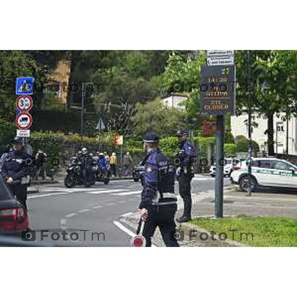 Tiziano Manzoni/LaPresse 21-4- 2025 Italia Cronaca Bergamo ingresso viale vittorio emenuele conca verde polizia locale accesso a Città Alta