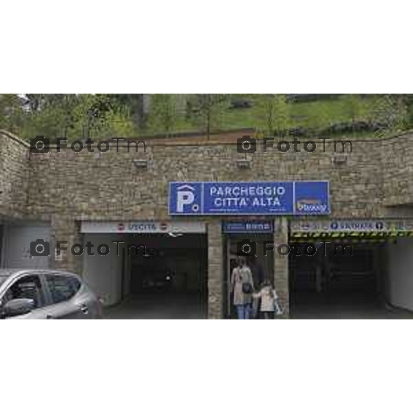 Tiziano Manzoni/LaPresse 21-4- 2025 Italia Cronaca Bergamo parking fara