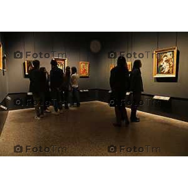 Tiziano Manzoni/LaPresse 21-4- 2025 Italia Cronaca Bergamo Accademia carrara ingresso code gente lotto