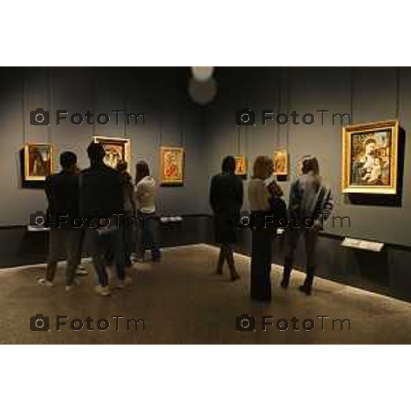 Tiziano Manzoni/LaPresse 21-4- 2025 Italia Cronaca Bergamo Accademia carrara ingresso code gente lotto