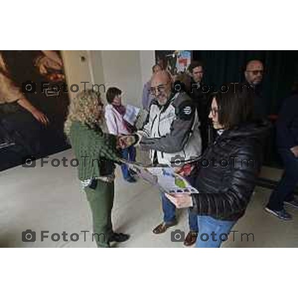 Tiziano Manzoni/LaPresse 21-4- 2025 Italia Cronaca Bergamo Accademia carrara ingresso code gente lotto