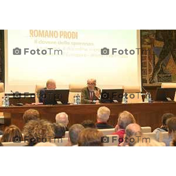 Tiziano Manzoni/LaPresse 23-4- 2025 Italia Cronaca Bergamo Bergamo Romano Prodi presenta il libro