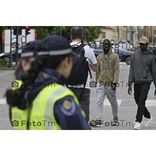 Tiziano Manzoni/LaPresse 24-4- 2025 Italia Cronaca Bergamo Bergamo polizia locale vigili di quartiere
