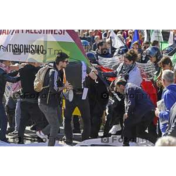 Tiziano Manzoni/LaPresse 12-4- 2025 Italia Cronaca tafferugli Manifestazioni Anniversario della Liberazione.celebrative del 25 aprile