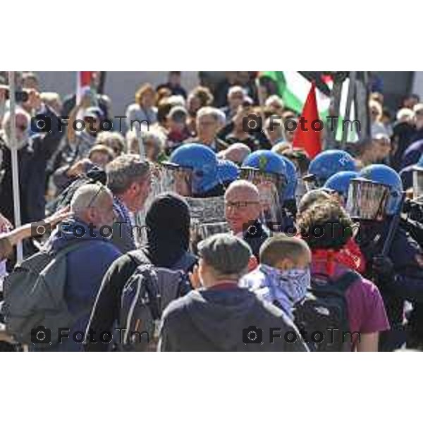 Tiziano Manzoni/LaPresse 12-4- 2025 Italia Cronaca tafferugli Manifestazioni Anniversario della Liberazione.celebrative del 25 aprile