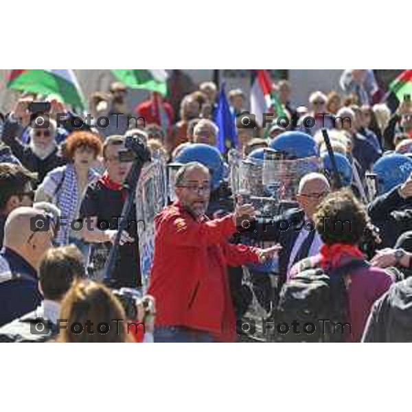 Tiziano Manzoni/LaPresse 12-4- 2025 Italia Cronaca tafferugli Manifestazioni Anniversario della Liberazione.celebrative del 25 aprile