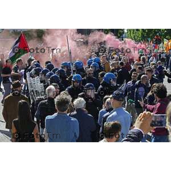 Tiziano Manzoni/LaPresse 12-4- 2025 Italia Cronaca tafferugli Manifestazioni Anniversario della Liberazione.celebrative del 25 aprile