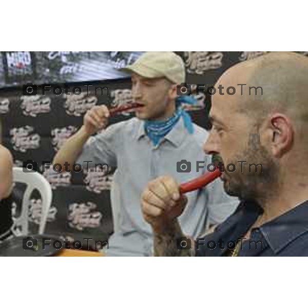 Tiziano Manzoni/LaPresse 4-5- 2025 Italia Cronaca Bergamo Chiuduno Tatoo fiera 4 tappa del Campionato italiano super hot mangiatori di peperoncino creato da Giancarlo Gasparotto in arte “Jack Pepper”, primo classificato Giovanni Mora.