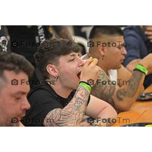 Tiziano Manzoni/LaPresse 4-5- 2025 Italia Cronaca Bergamo Chiuduno Tatoo fiera 4 tappa del Campionato italiano super hot mangiatori di peperoncino creato da Giancarlo Gasparotto in arte “Jack Pepper”, primo classificato Giovanni Mora.
