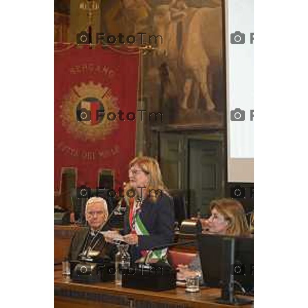 Tiziano Manzoni/LaPresse 5-5- 2025 Italia Cronaca Bergamo Consiglio comunale straordinario di commemorazione di Papa Francesco Vescovo Mons. Francesco Beschi